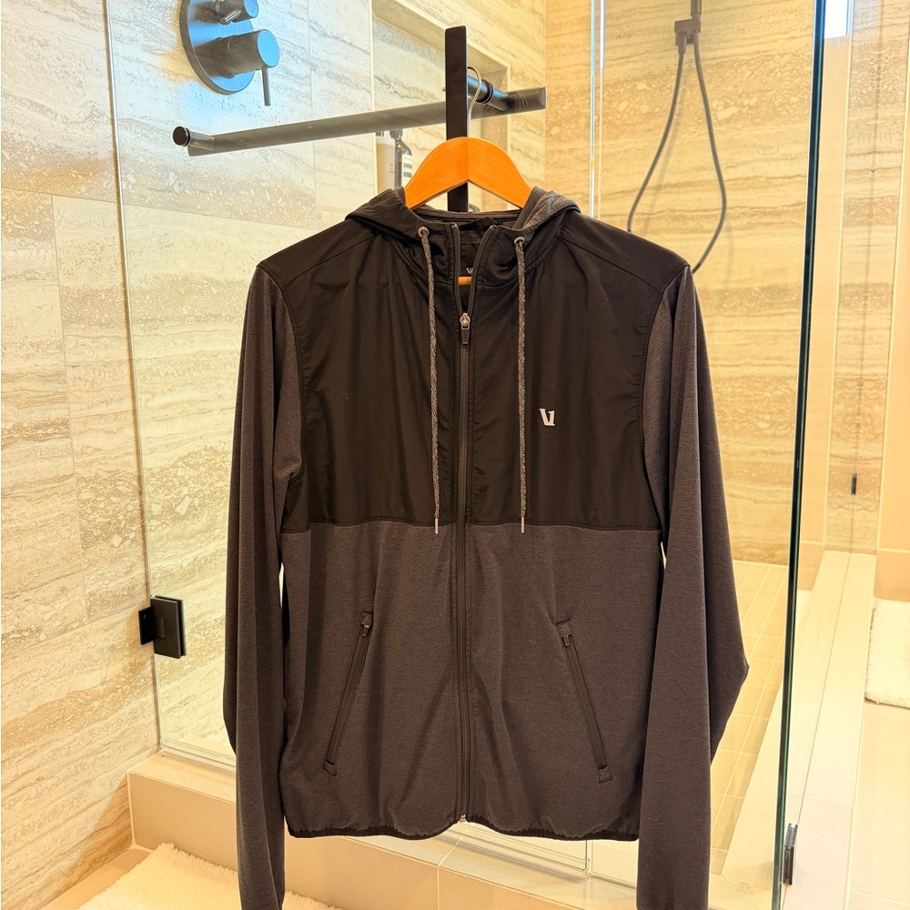 Vuori Men's Black and Dark Gray Hooded Windbreaker